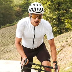 Cycling clothing