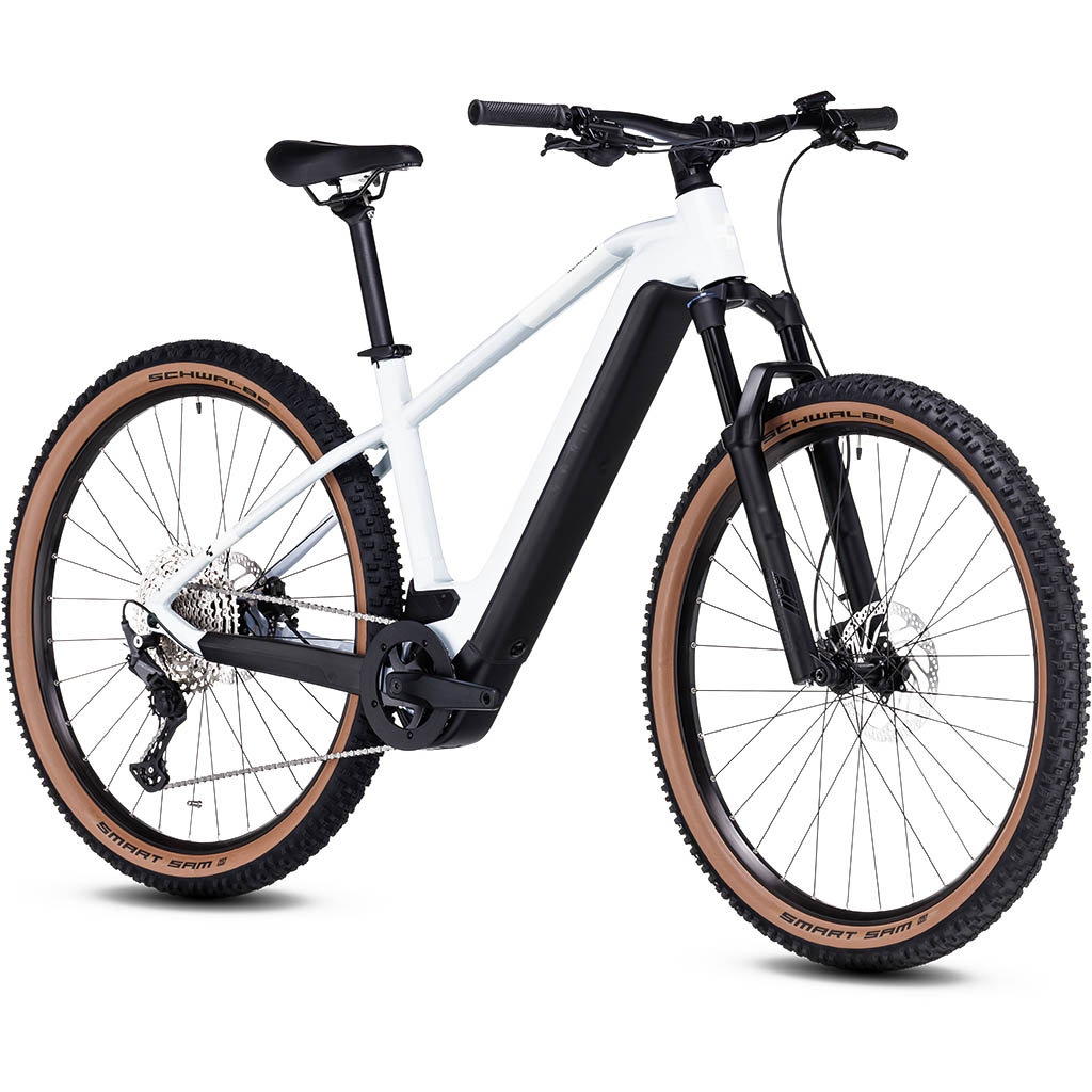 Cube Reaction Hybrid Pro 625 blanc Velo electrique tout terrain VTT modele mixte
