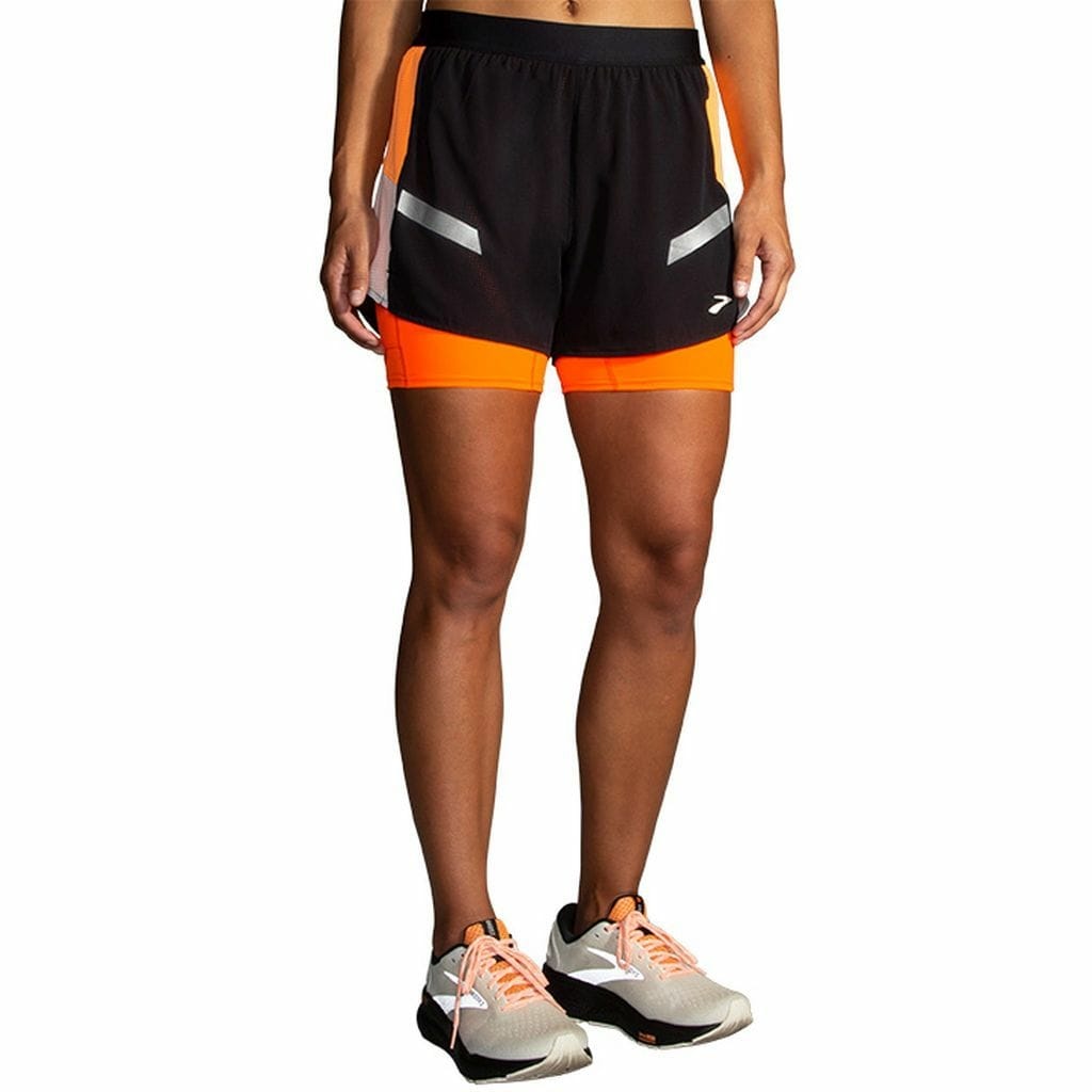 Brooks Running Women's Noir Run Visible 4Â 2In1 Short 2.0 Black